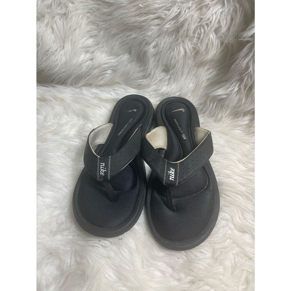 Nike comfort footbed Black Thong Sandals with Subtle white Accent SZ11